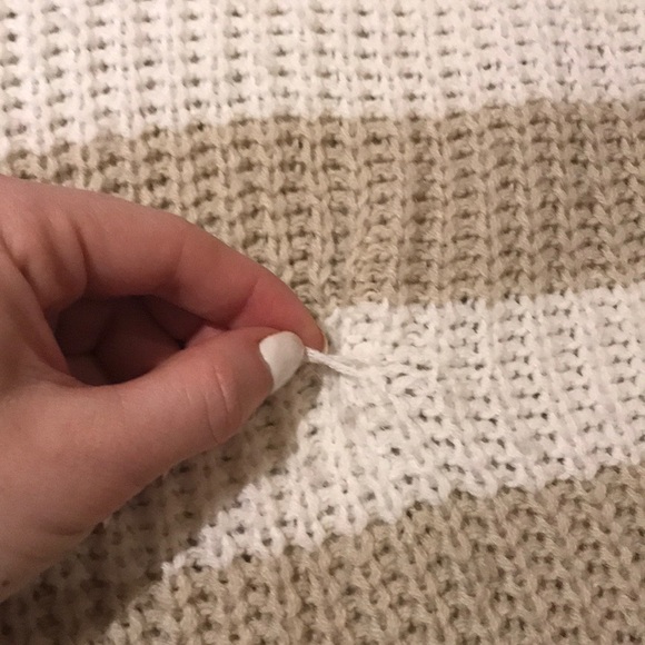 Cream and Tan Jessica Simpson Sweater - Picture 5 of 7